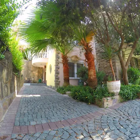 Villa Garden